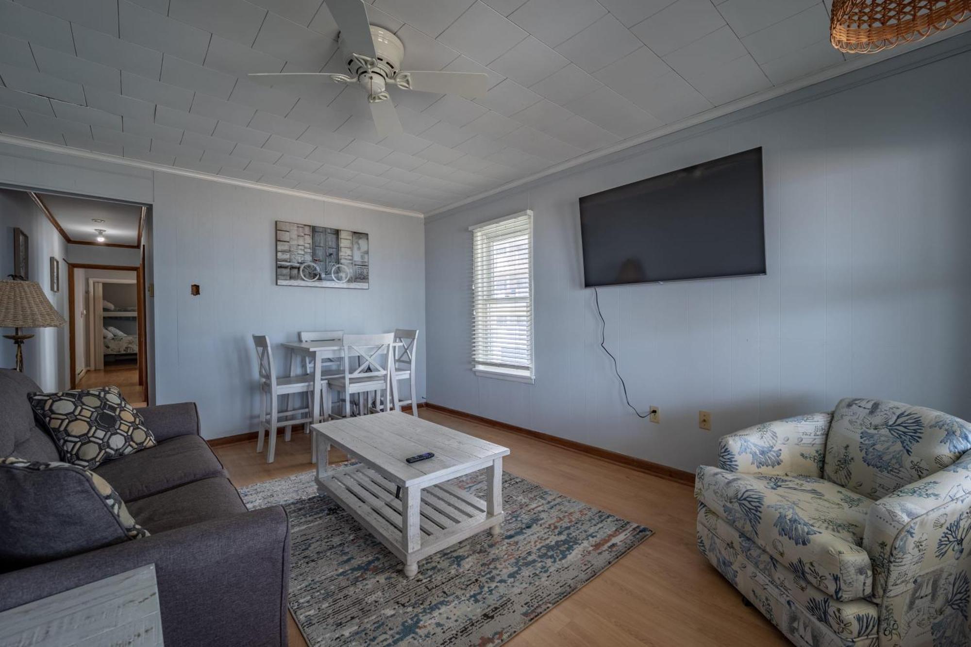 Boardwalk1009-6 Apartment
